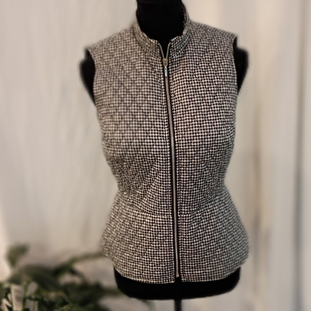 White House Black Market WHBM Houndstooth Quilted Peplum Vest Black‎ White XS